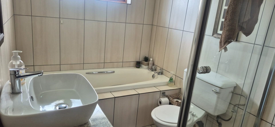 3 Bedroom Property for Sale in Beacon Bay Eastern Cape